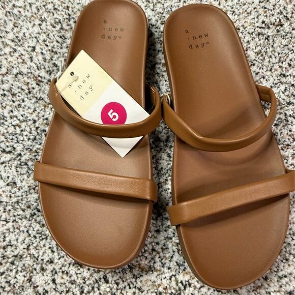 A New Day Women's Strappy Sandals Brown Size 5 Casual Summer - Picture 1 of 2
